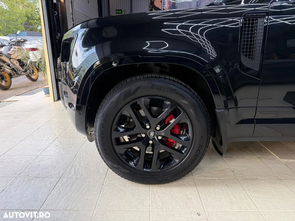 Land Rover Defender - 7