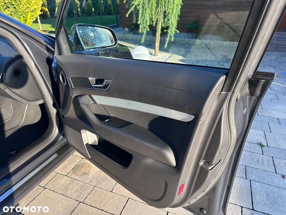 Audi A6 Avant 4.2 quattro tiptronic - 21
