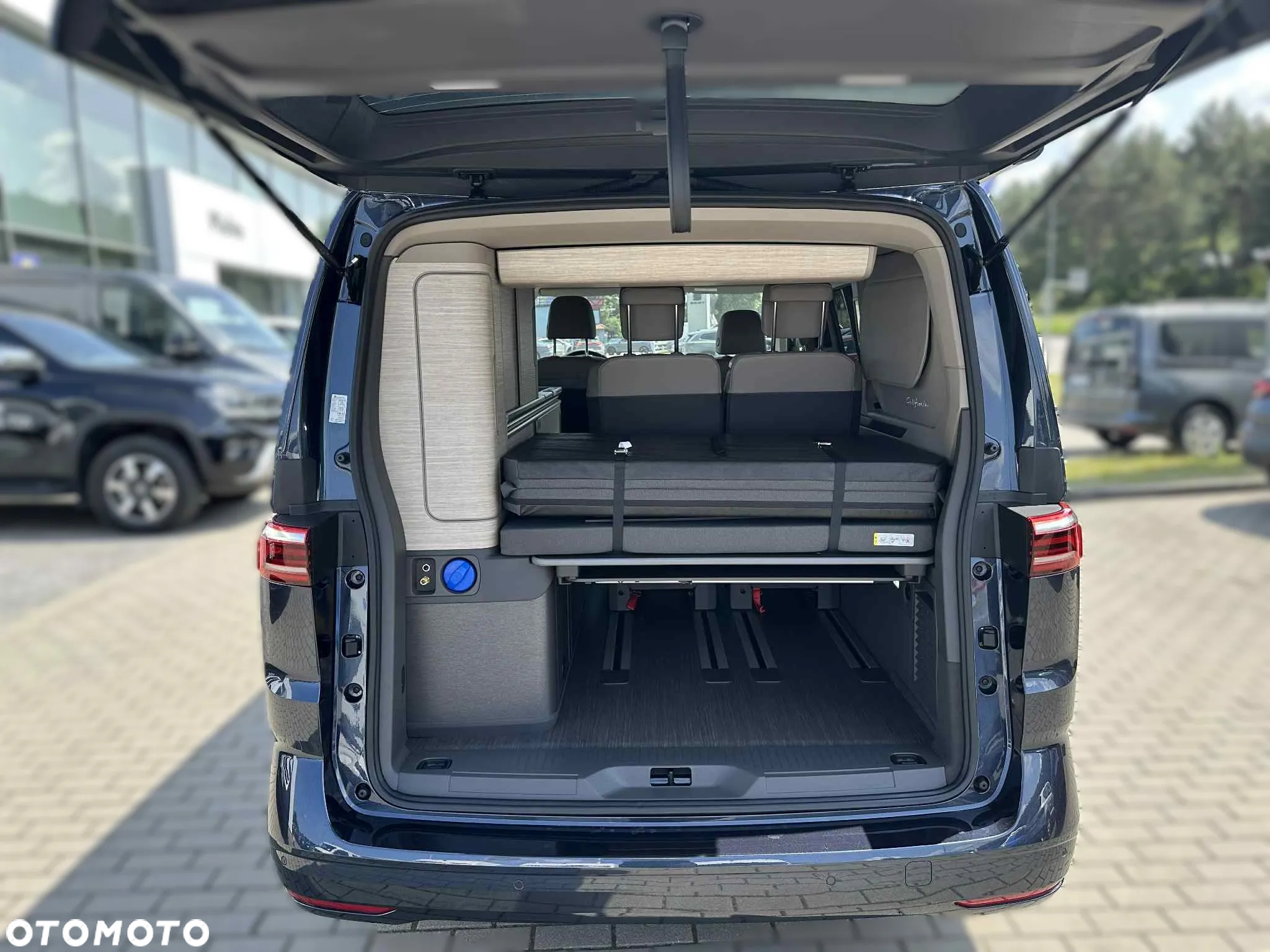Volkswagen California - 15