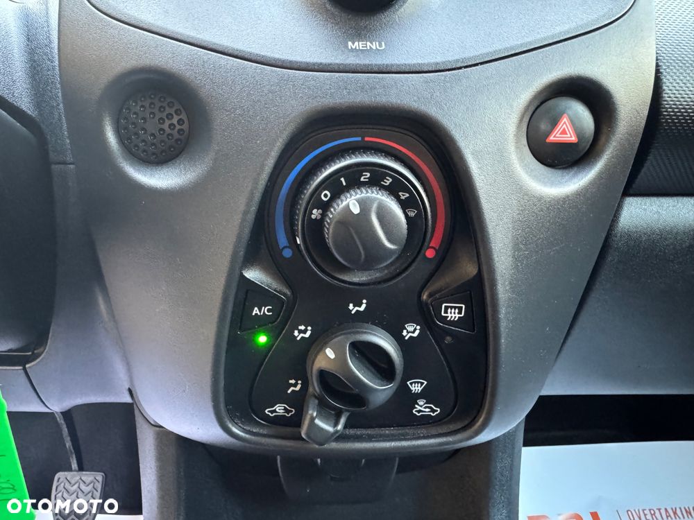 Toyota Aygo x-business - 12