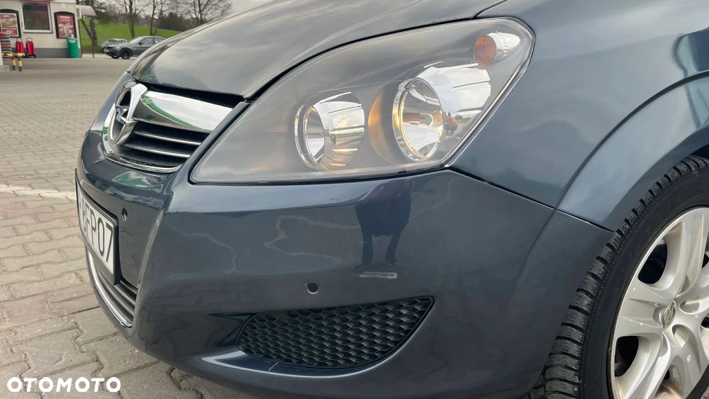 Opel Zafira - 11