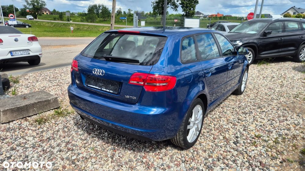 Audi A3 Sportback 1.6 TDI DPF Attraction - 9