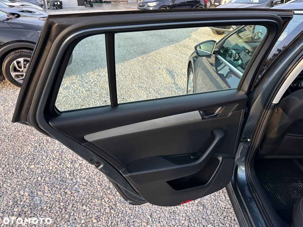 Skoda Superb 2.0 TDI SCR Style DSG - 18