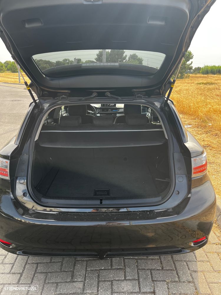 Lexus CT 200h - 12