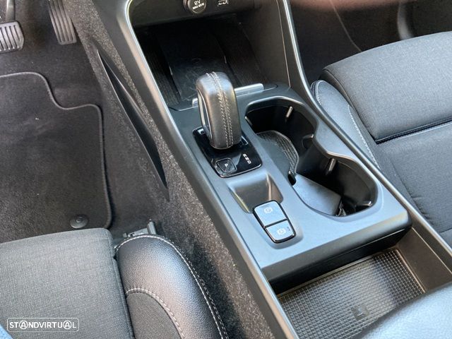 Volvo XC 40 T5 Twin Engine DKG Momentum Pro - 28