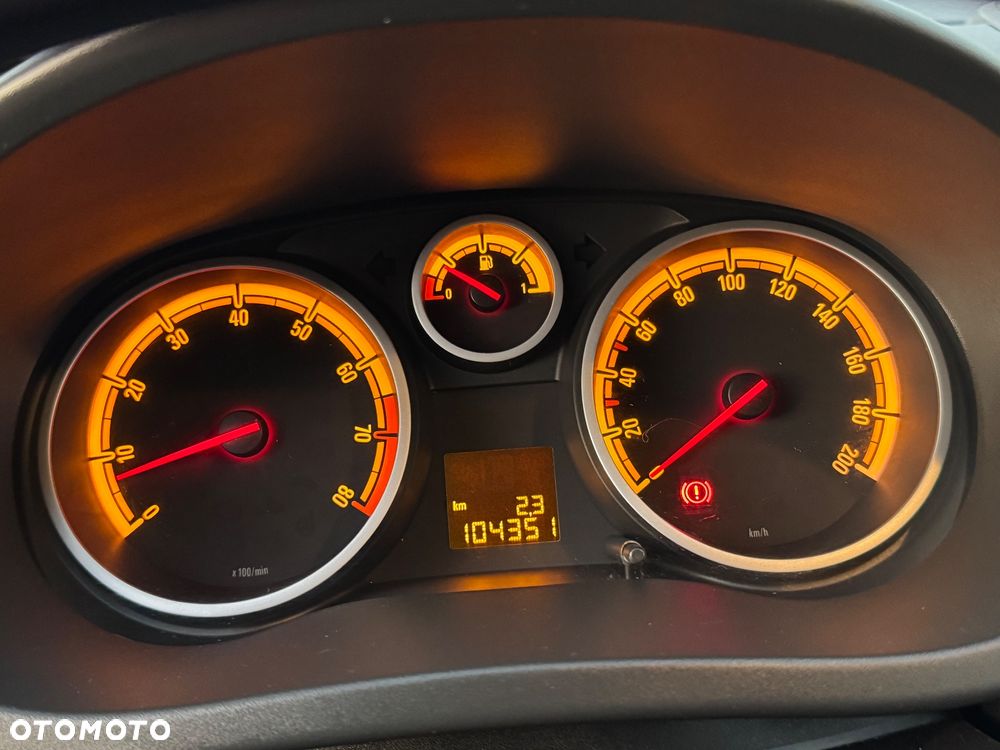 Opel Corsa 1.4 16V 150 Jahre - 17