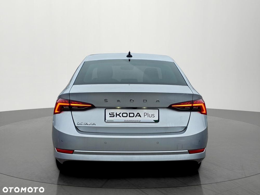 Skoda Octavia 2.0 TDI Ambition DSG - 5