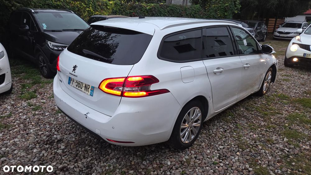 Peugeot 308 2019 photo 2
