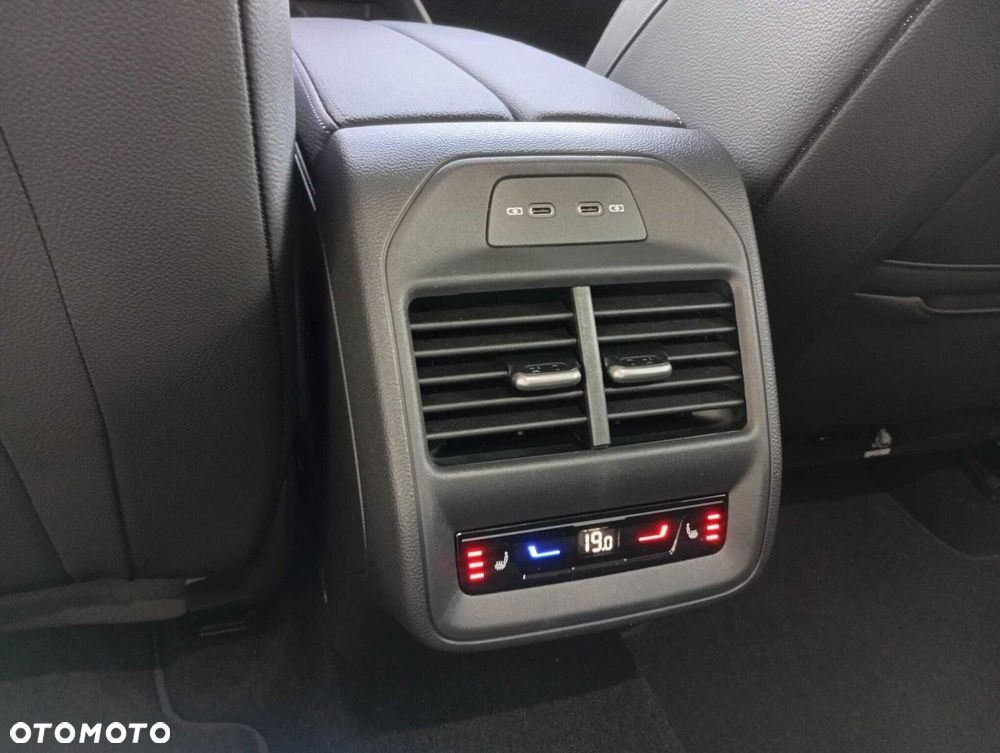Skoda Superb 2.0 TSI L&K DSG - 23