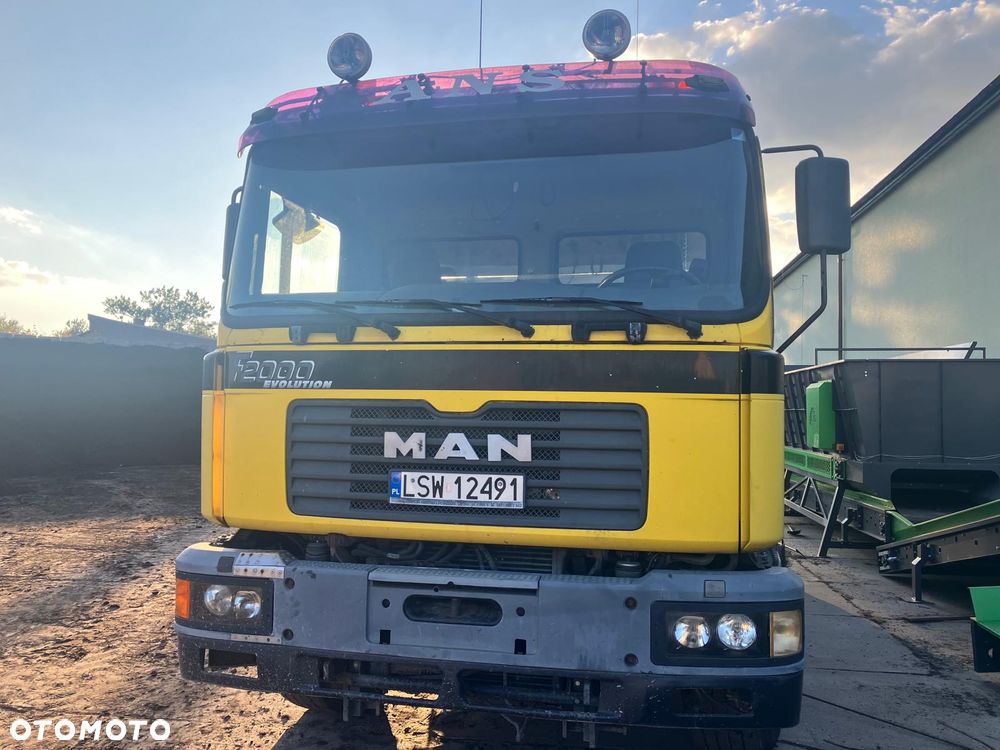 MAN F2000