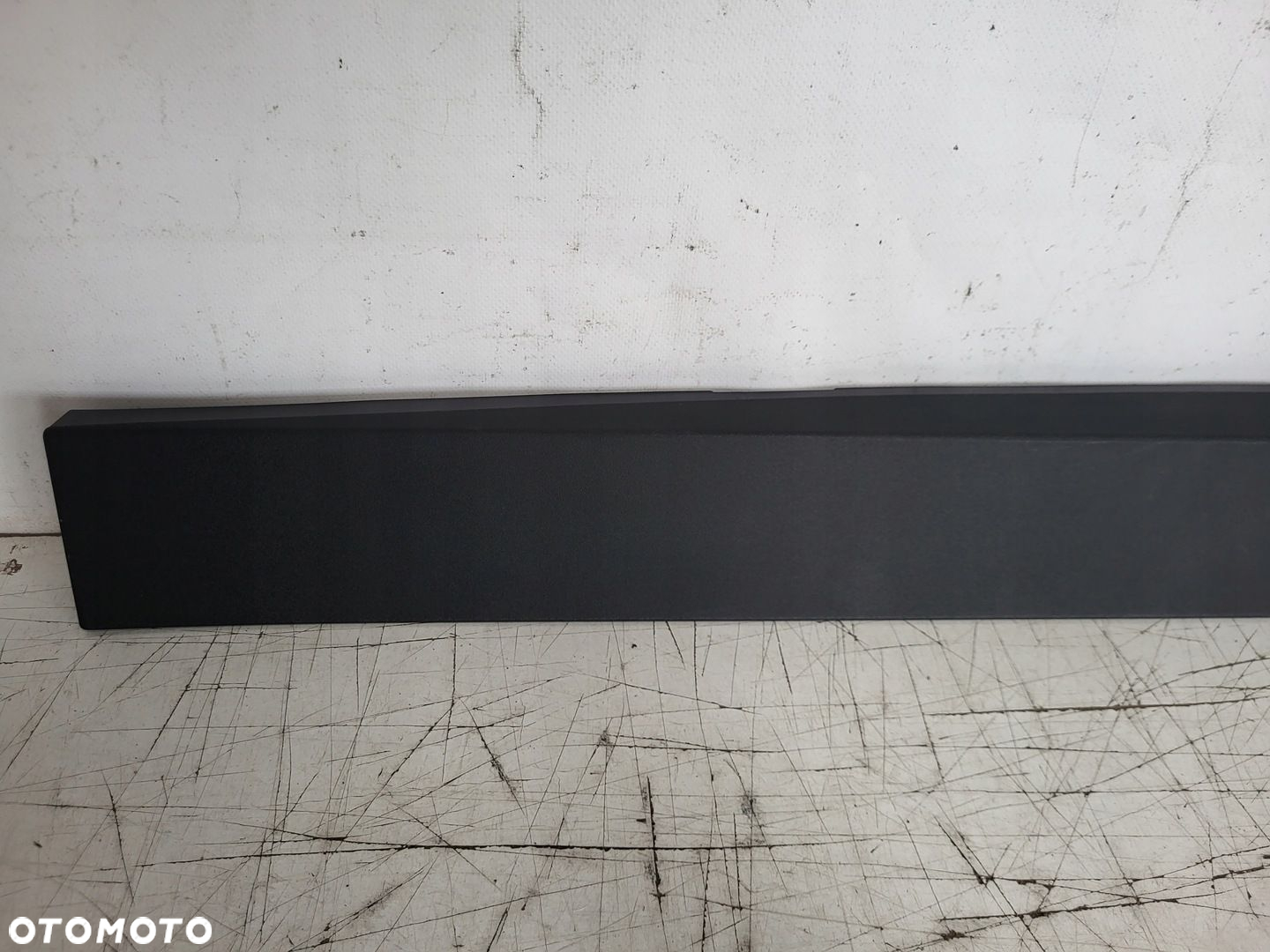 POLESTAR 2 II 20- LISTWA DRZWI PRAWY PRZÓD - 2