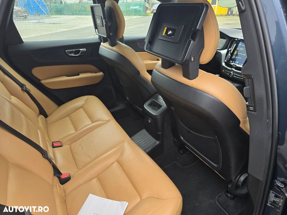 Volvo XC 60 T8 Twin Engine AWD Geartronic Momentum - 12