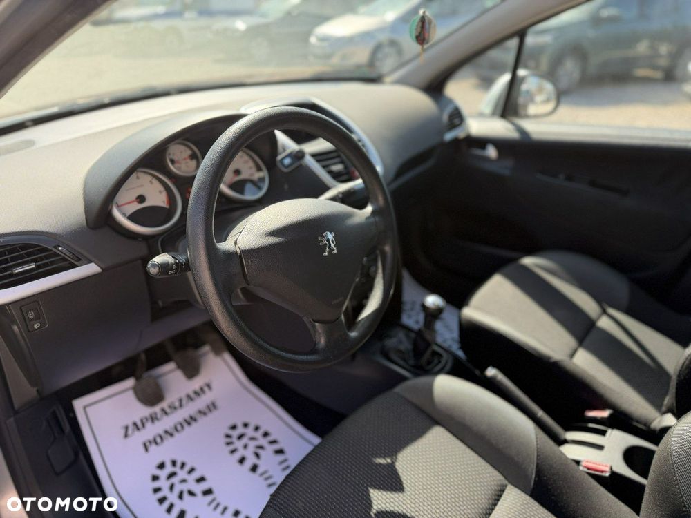 Peugeot 207 1.4 Trendy - 13