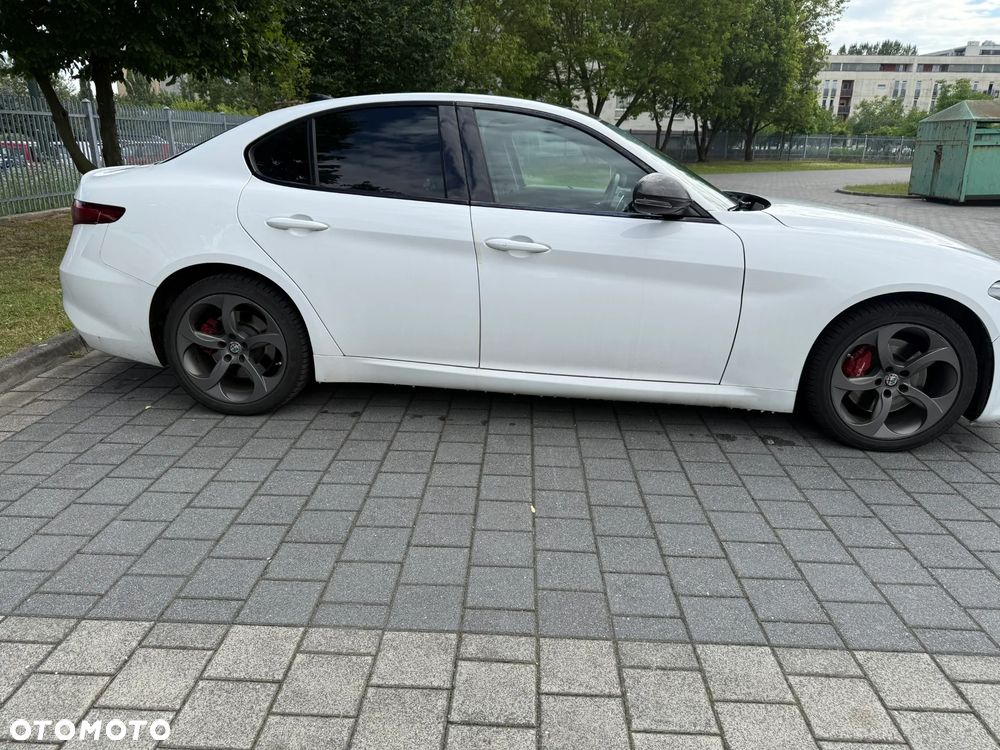 Alfa Romeo Giulia 2.0 Turbo 16V AT8-Q4 Veloce - 17