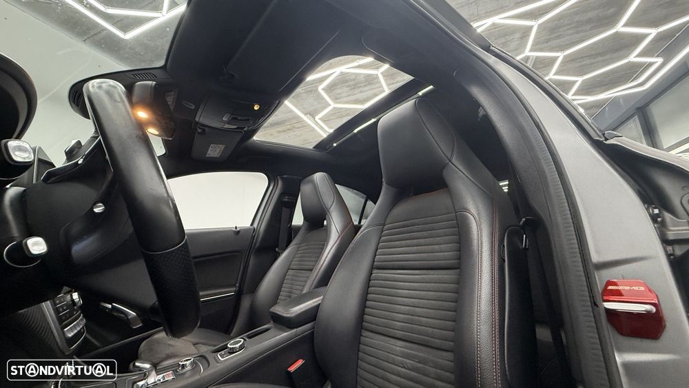 Mercedes-Benz A 45 AMG 4-Matic - 23