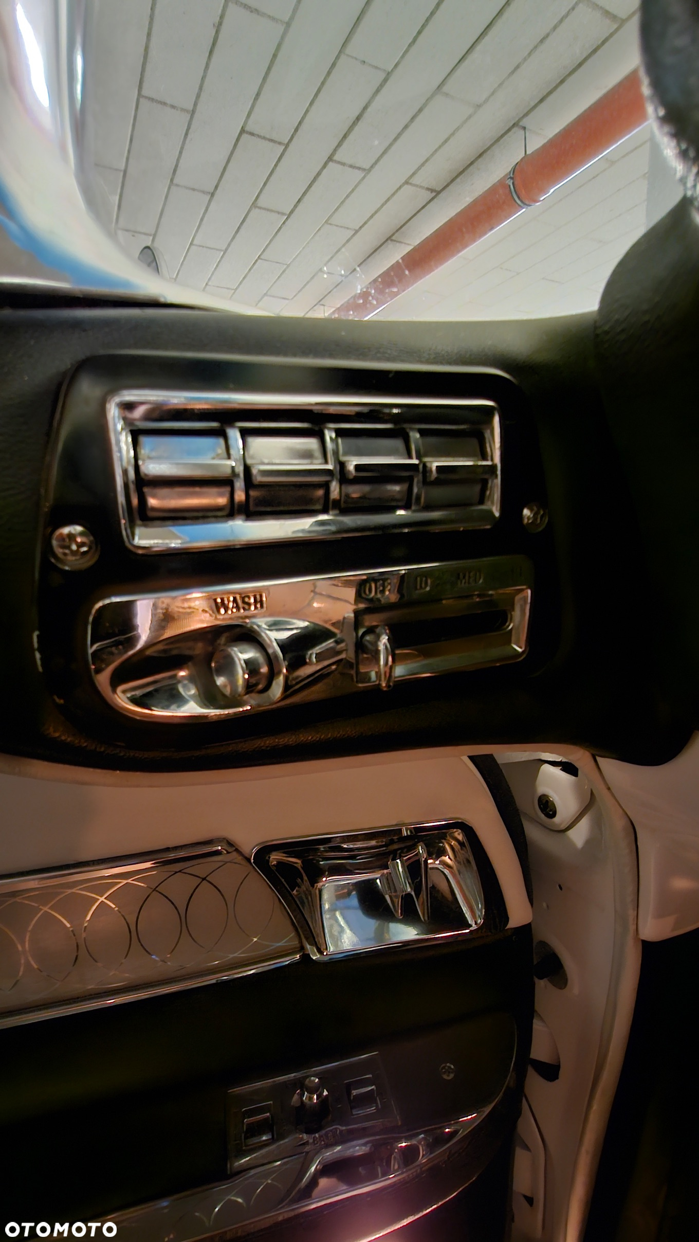 Cadillac Deville - 29