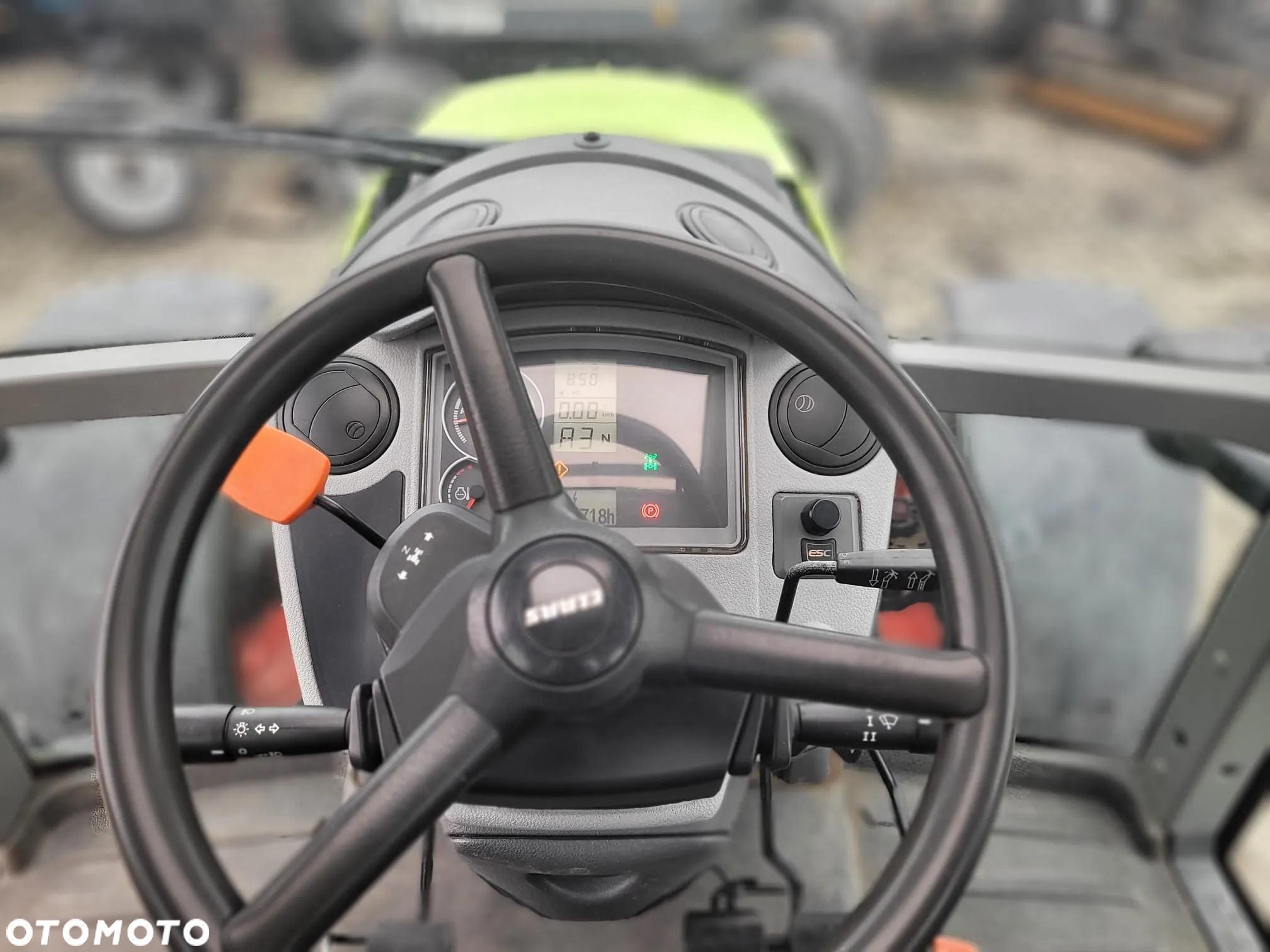 Claas Arion 520 - 14