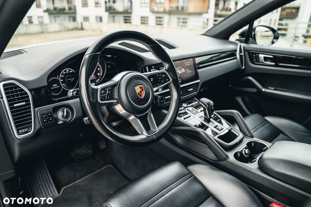 Porsche Cayenne Coupe E-Hybrid - 31