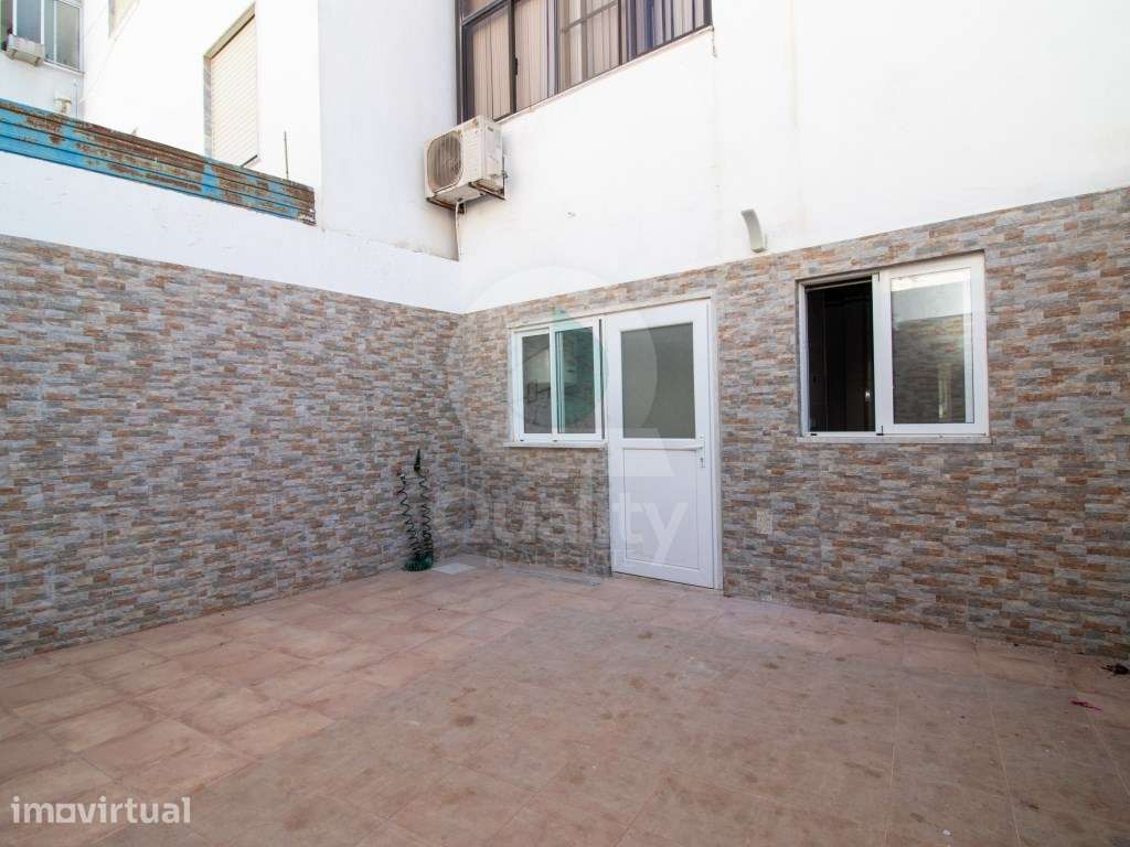 Apartamento T1+1 R/C com Logradouro e Churrasqueira - Grande imagem: 4/23