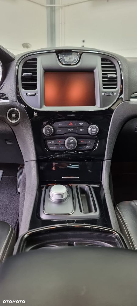 Chrysler 300s - 21