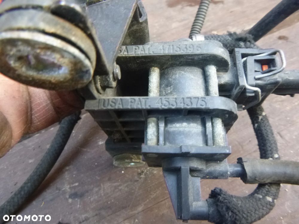 ZAWÓR PODCIŚNIENIA TURBINY VW T4 2,5TDI - 6