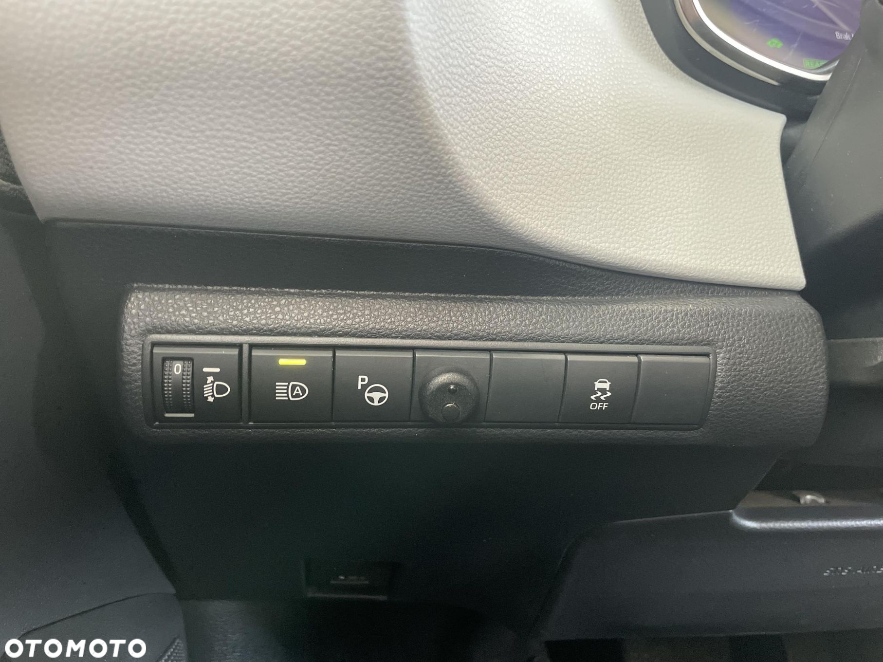 Toyota Corolla - 21