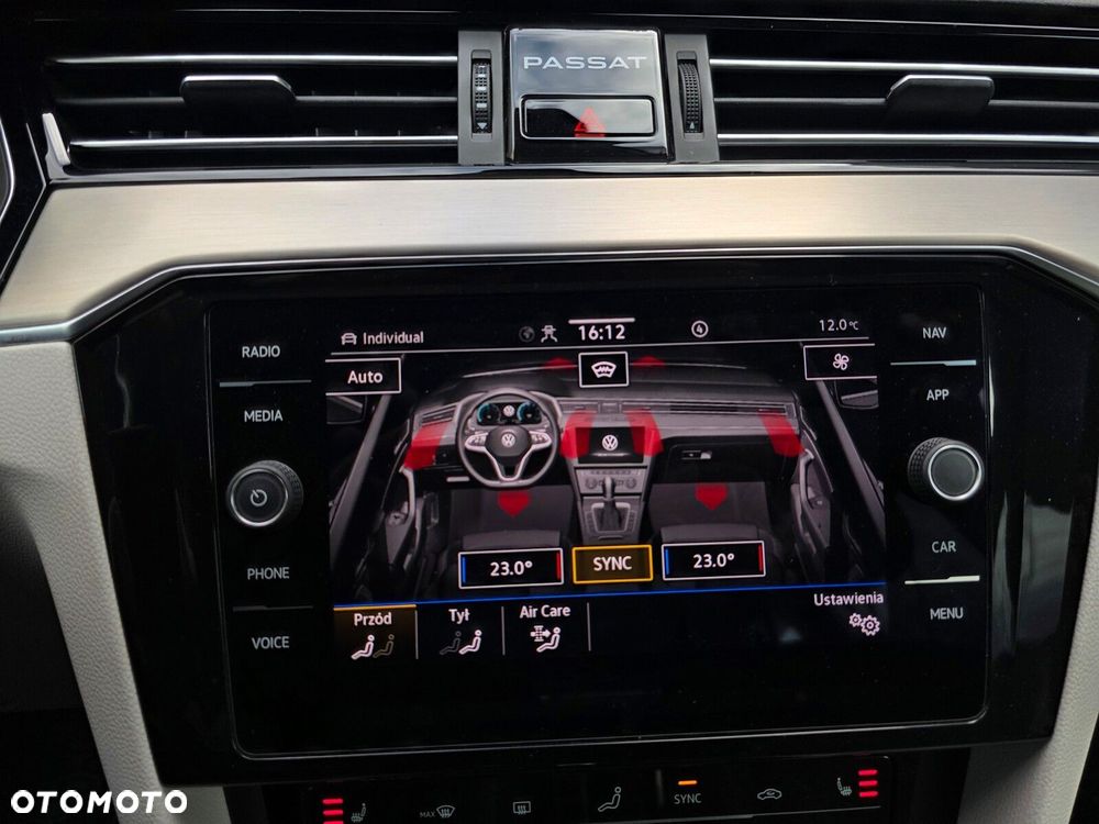 Volkswagen Passat 2.0 TDI Elegance DSG - 29