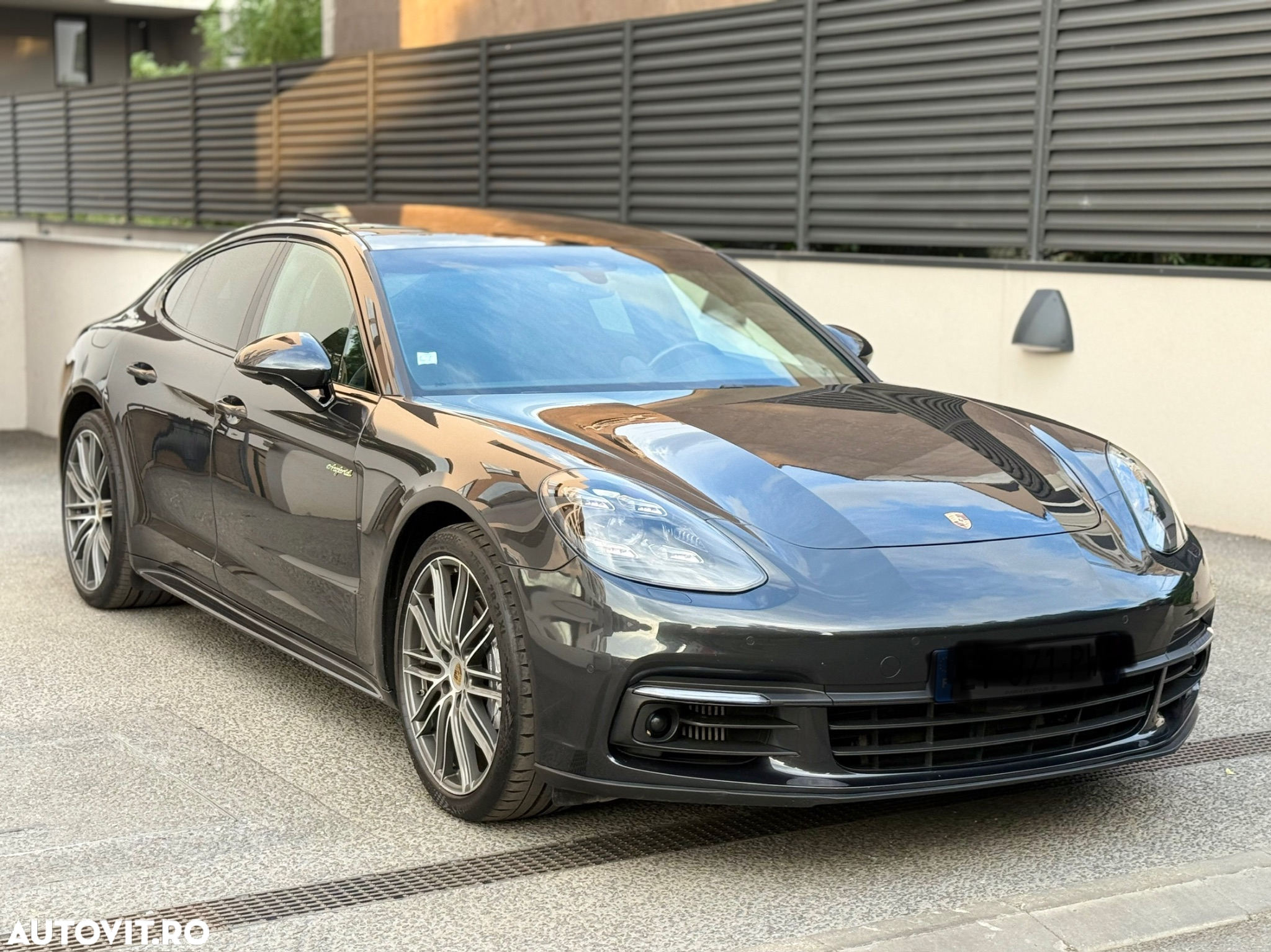 Porsche Panamera 4 E-Hybrid - 2