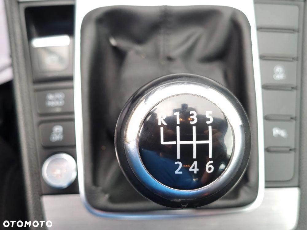 Volkswagen Passat 2.0 TDI BlueMotion Technology Trendline - 22