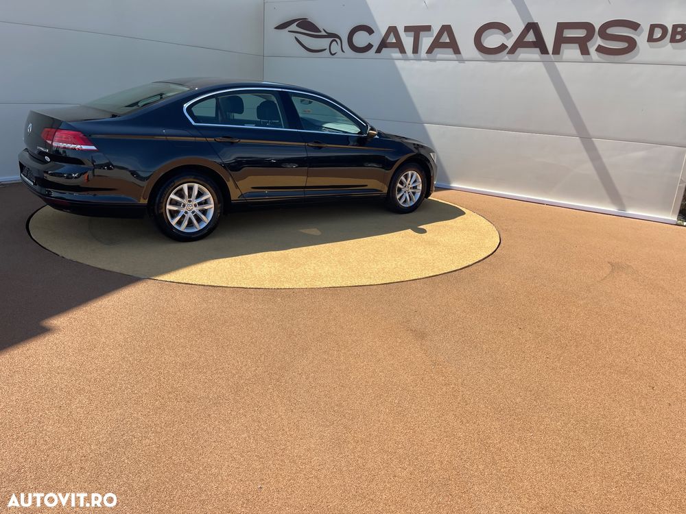 Volkswagen Passat 2.0 TDI SCR Comfortline - 18