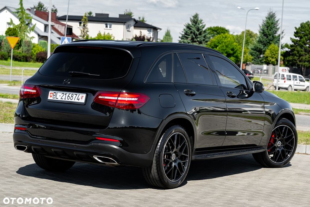 Mercedes-Benz GLC 250 4Matic 9G-TRONIC AMG Line - 14