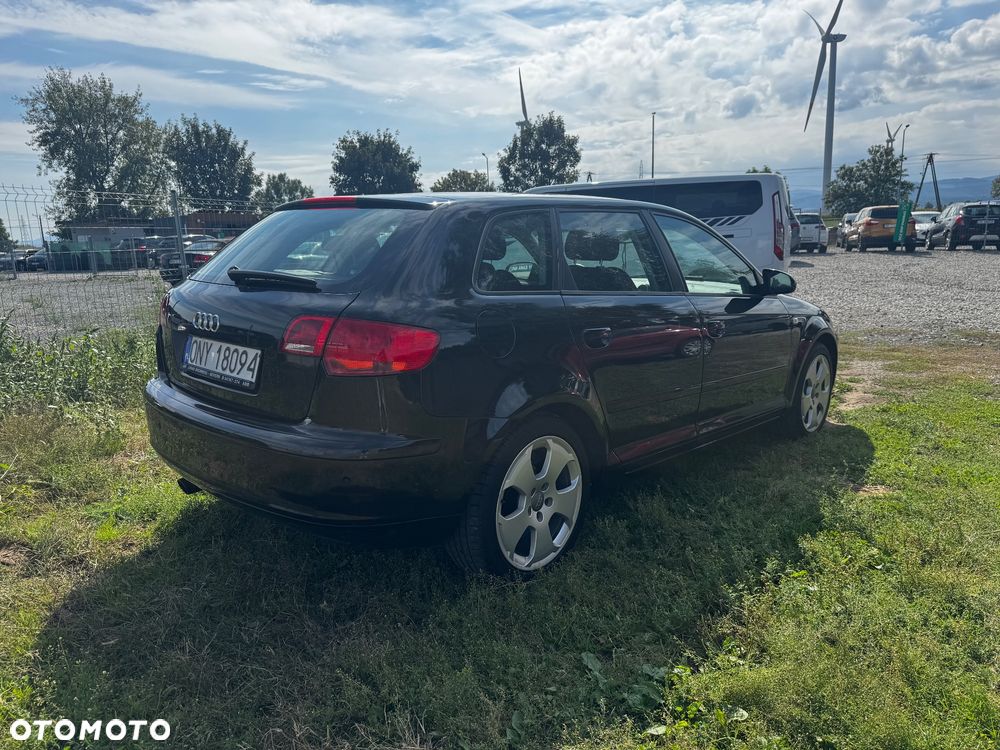 Audi A3 Sportback 1.6 Ambiente - 6