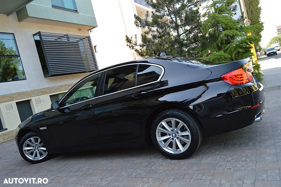 BMW Seria 5 520d Aut. - 23