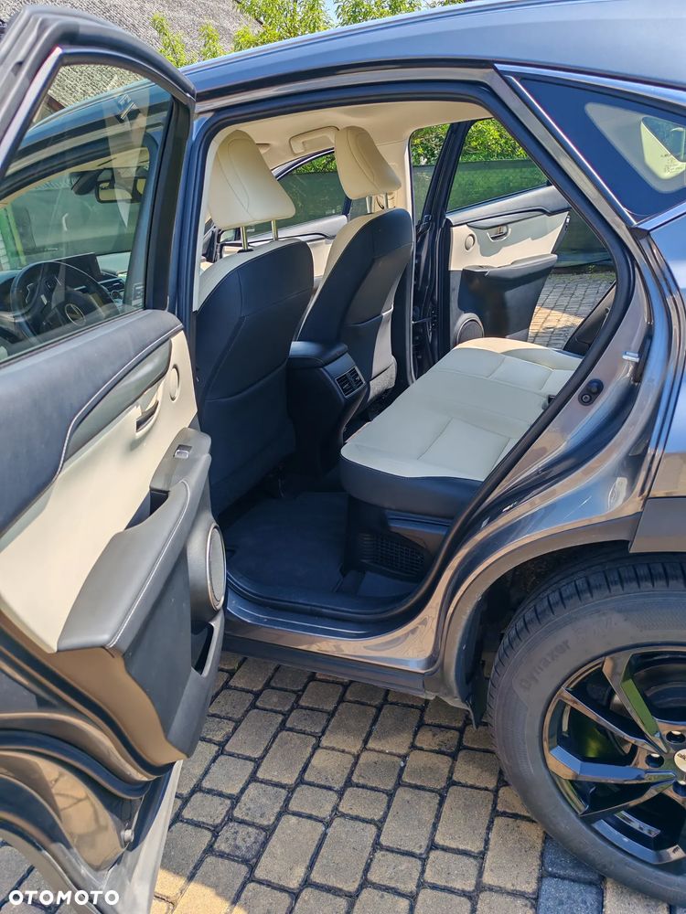 Lexus NX 300h Business Edition AWD - 25
