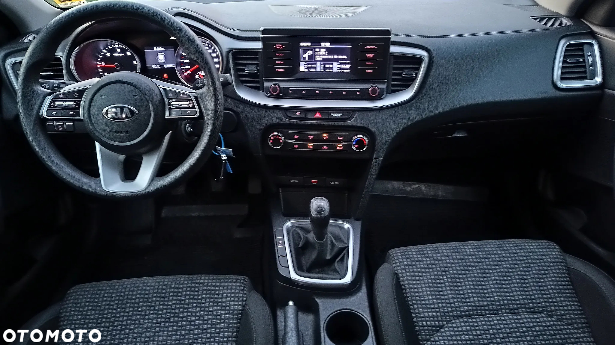 Kia Ceed 1.6 CRDi SCR M - 21