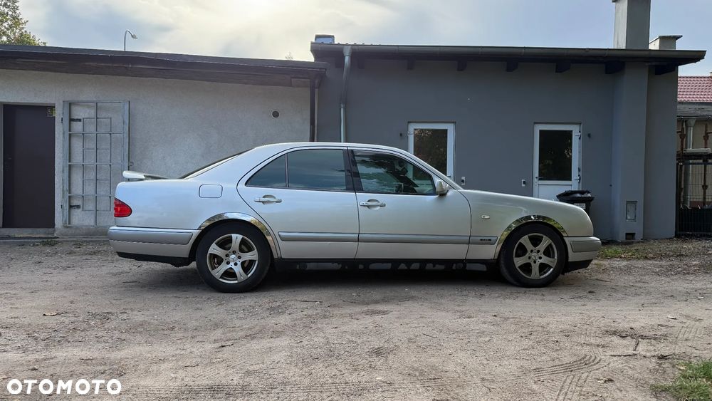 Mercedes-Benz Klasa E - 11