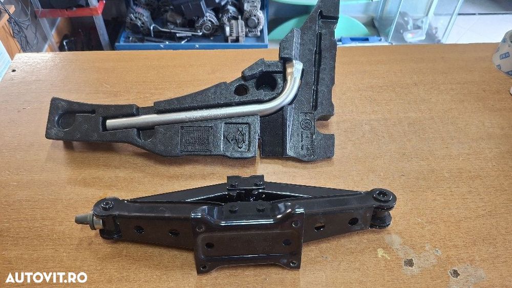 Cric cheie de roti Golf 7 Octavia Audi originale 2012+ - 2