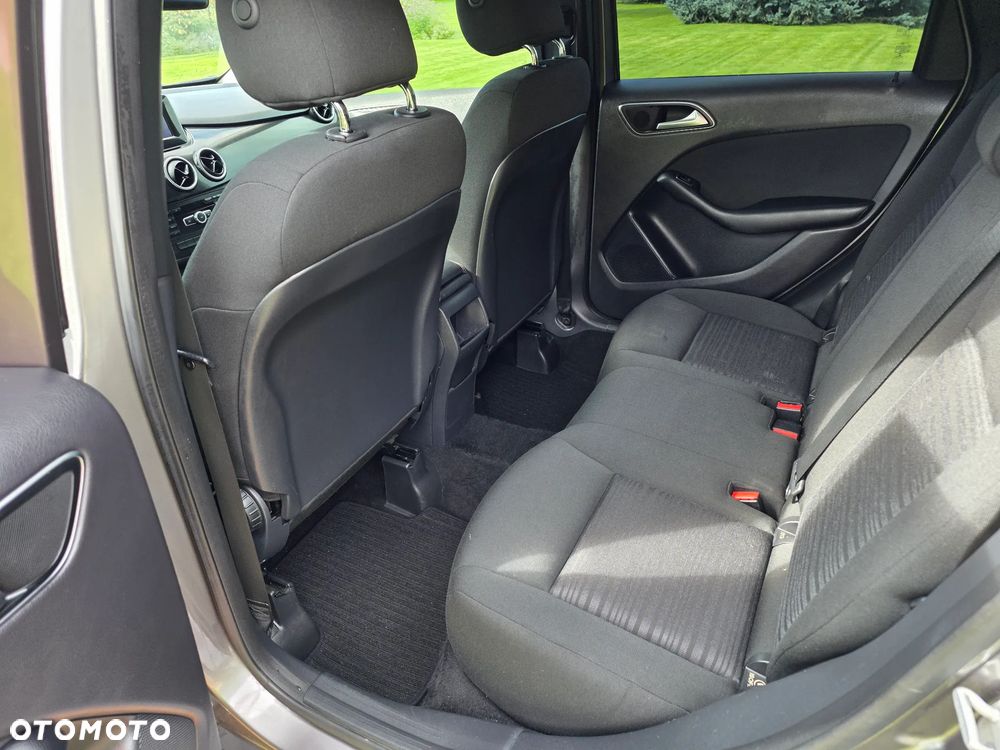 Mercedes-Benz Klasa B 180 d SCORE - 10