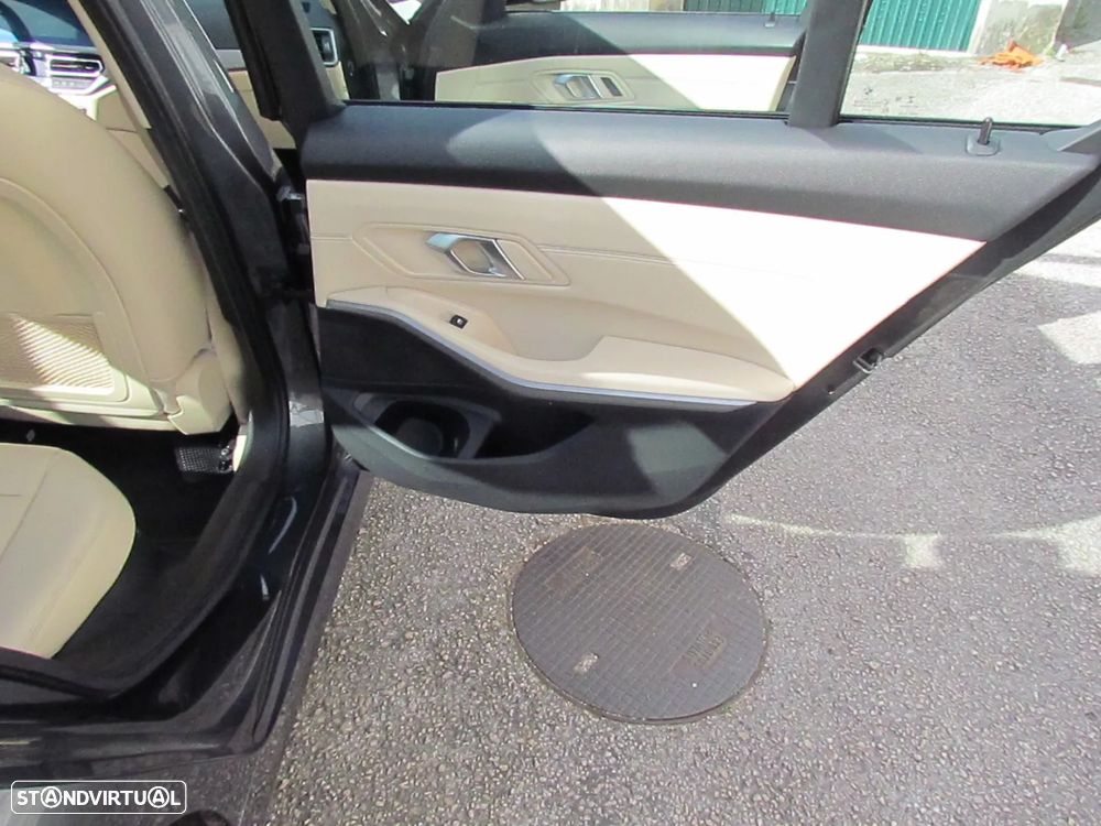 BMW 320 d Advantage Auto - 11