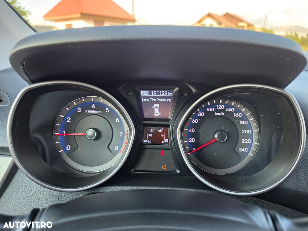 Hyundai i30 i30cw 1.6 Fifa World Cup Edition - 8