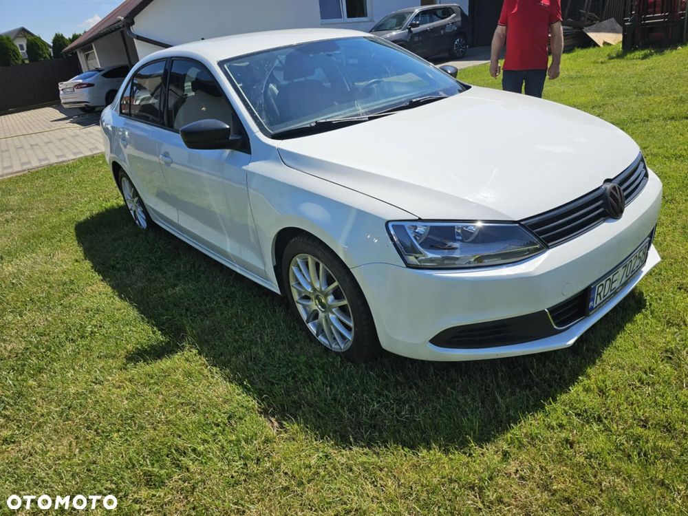 Volkswagen Jetta - 8