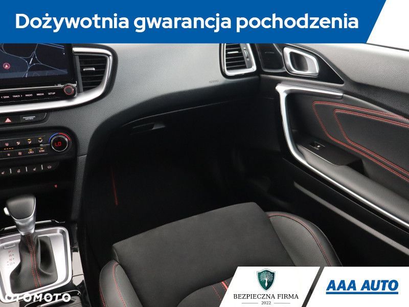 Kia Ceed - 10