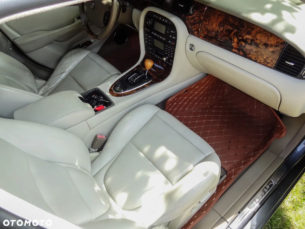 Jaguar XJ XJ8 4.2 Executive - 10