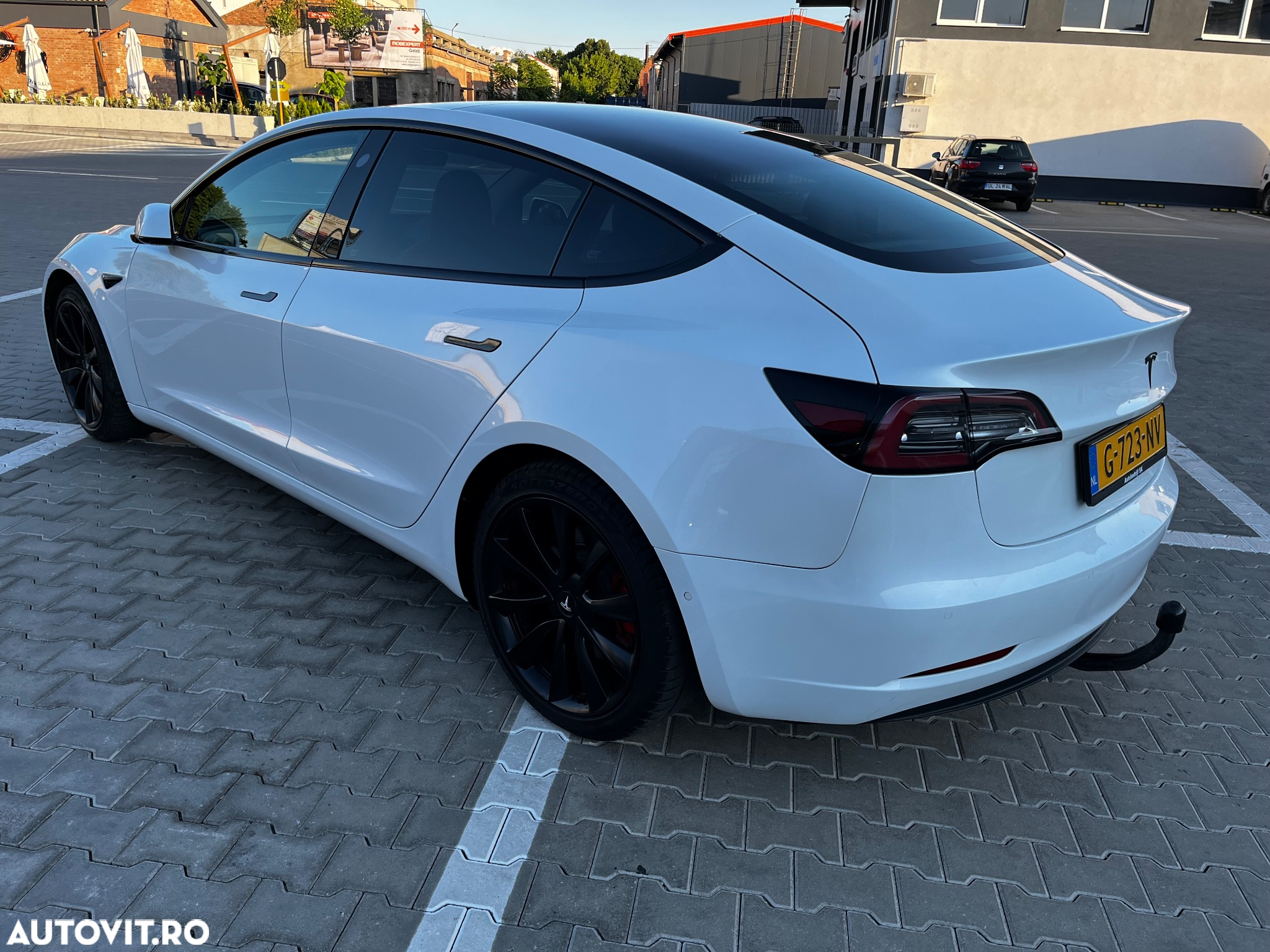 Tesla Model 3 - 9