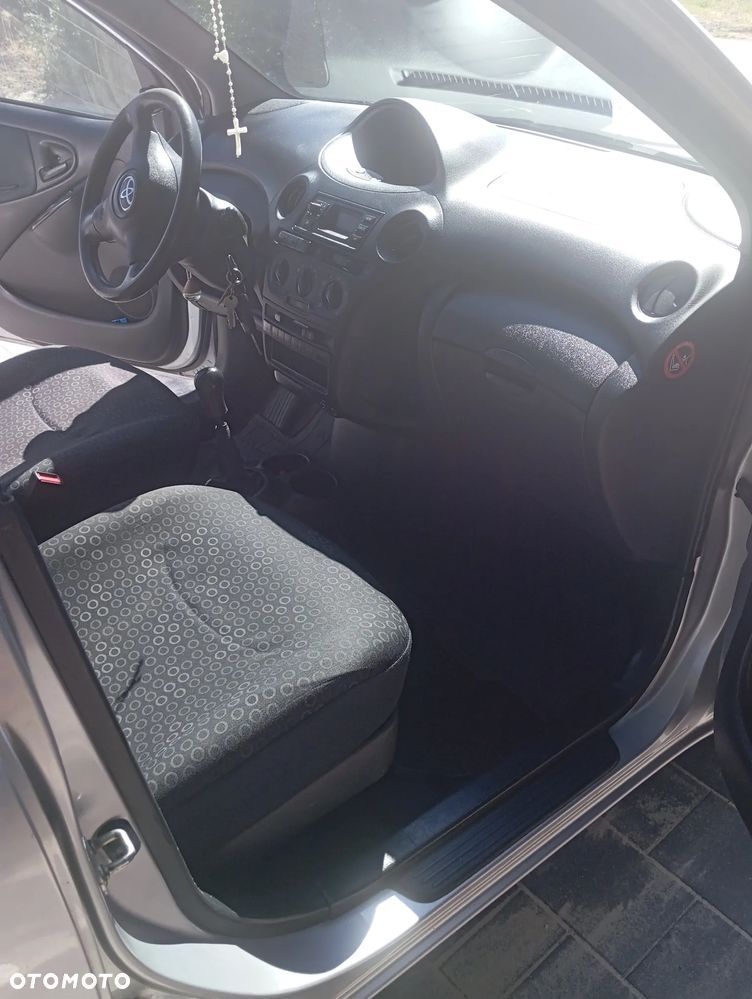 Toyota Yaris 1.0 Luna - 7