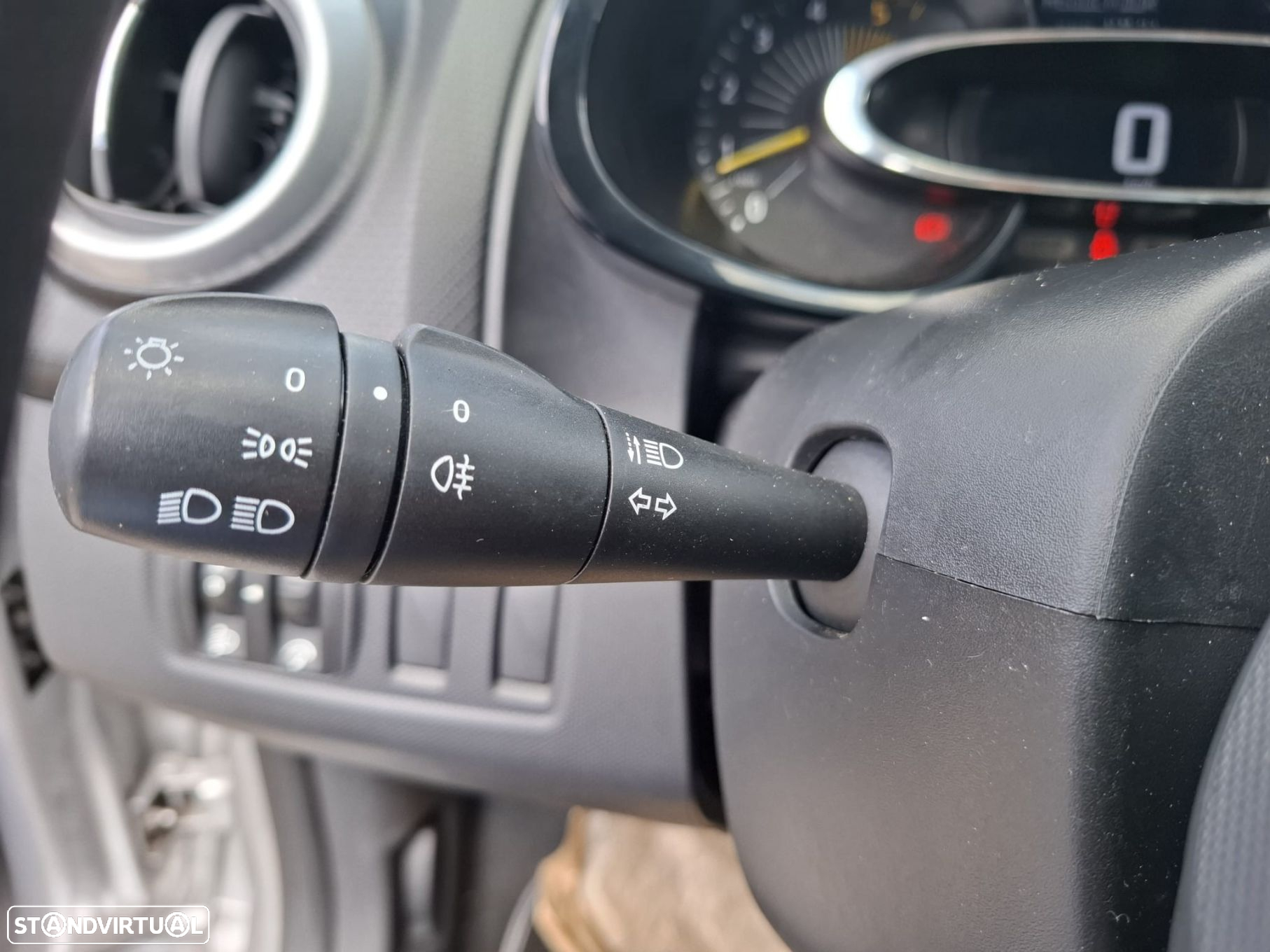 Renault Clio Sport Tourer dCi 75 Stop & Start Expression - 28
