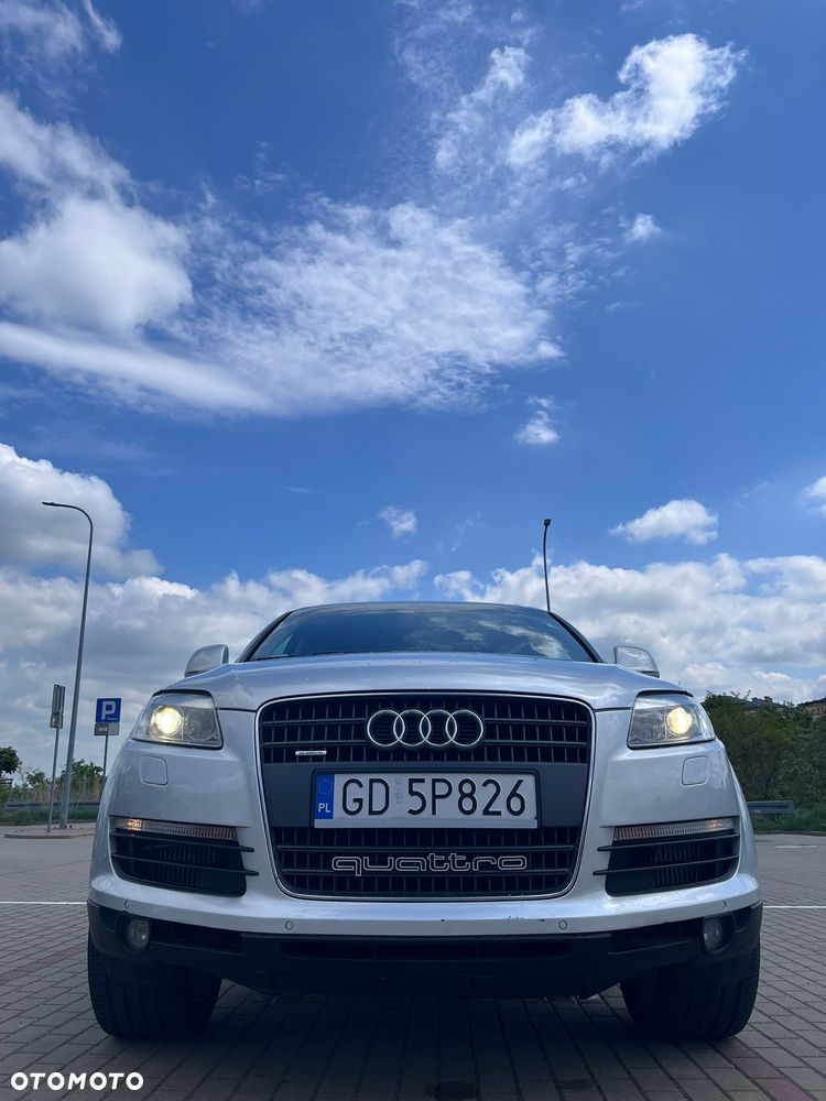 Audi Q7 - 1