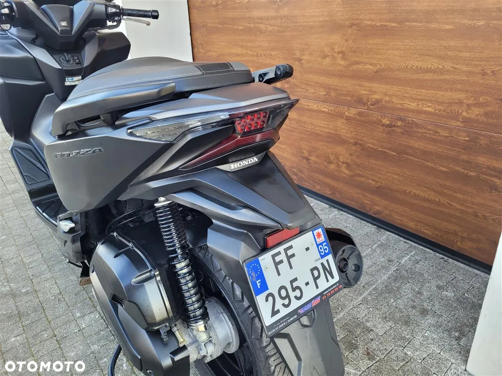 Honda NSS - 16