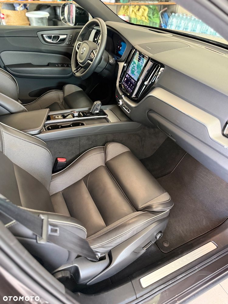 Volvo XC 60 B4 D Geartronic RDesign - 26