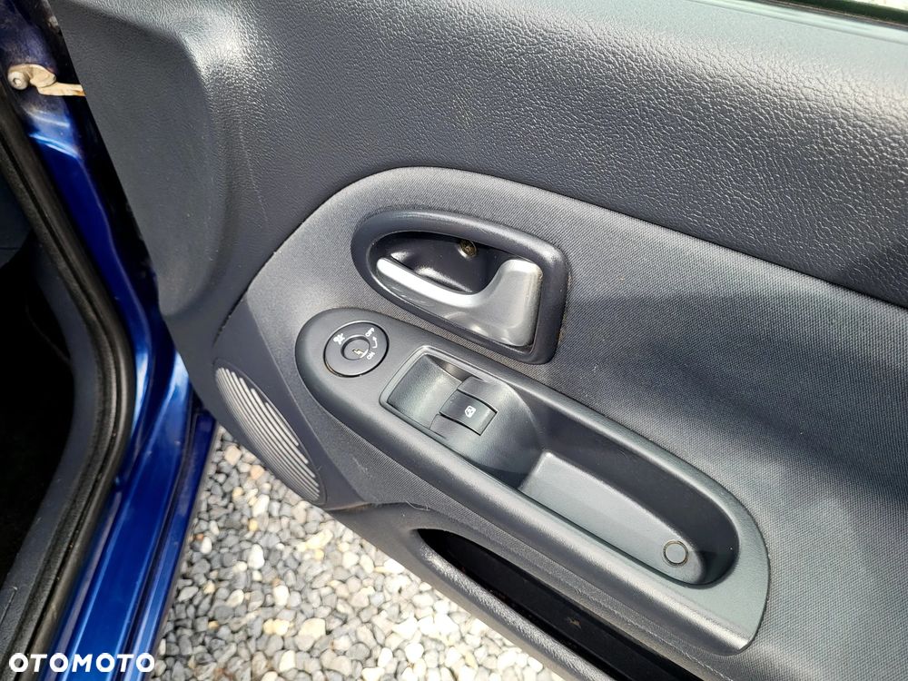 Renault Clio 1.2 16V All Inclusive - 16